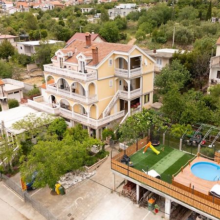 Apartments Milic - One Bedroom Apartment With Sea View And Terrace Ґорні Карин Екстер'єр фото