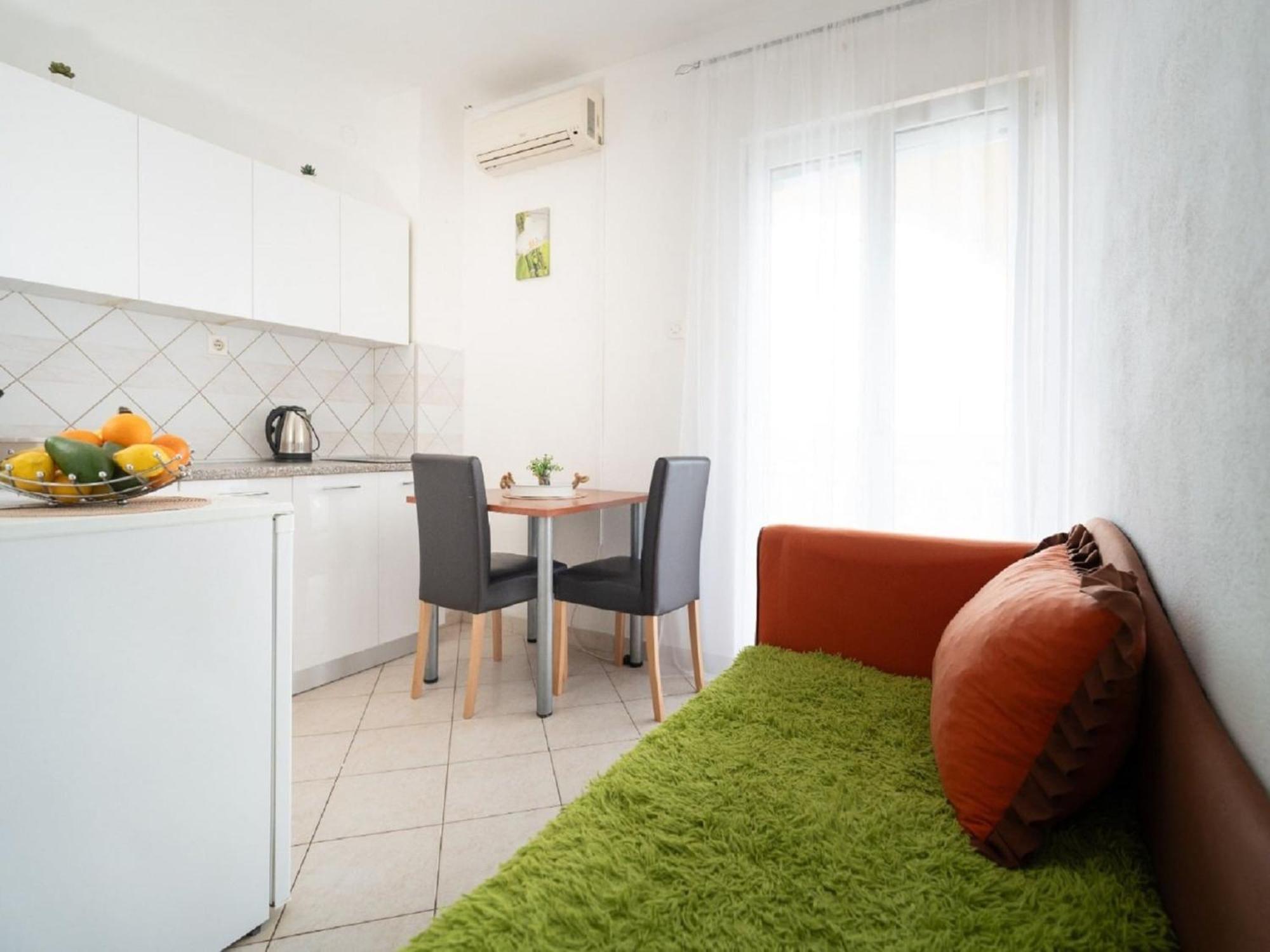 Apartments Milic - One Bedroom Apartment With Sea View And Terrace Ґорні Карин Екстер'єр фото